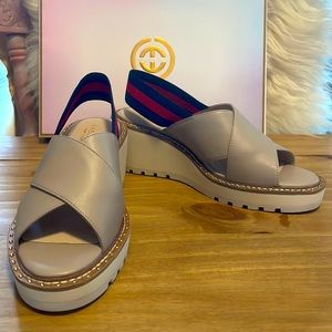 NWT Cecelia NY Free Shipping Gabby slides, size 8 medium